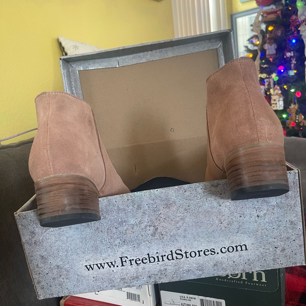FREEBIRD ONYX Suede Ankle Boots - Picture 4 of 7